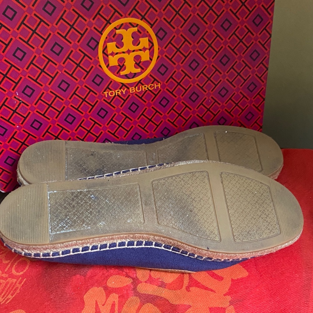 Tory Burch Navy Canvas Espadrilles with Tan Trim and Nautical. Size 9.5 w/o box - Picture 4 of 4